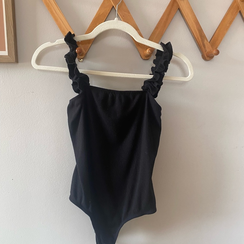 Black Ruffle Body Suit Tank - Picture 6 of 7